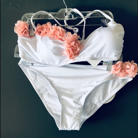 Brisa Bikini - Picture 2 of 2